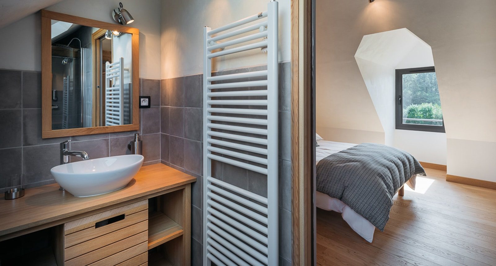 Comment créer une salle de bain sous combles ? Agrandir ma maison