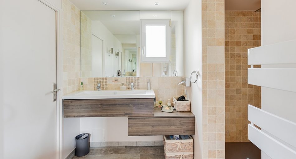 Rénover sa salle de bains dans le cadre d’un agrandissement : les tendances à suivre